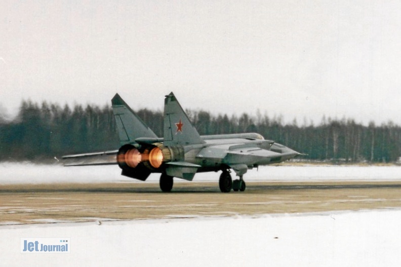 img511-mig25-12c.jpg