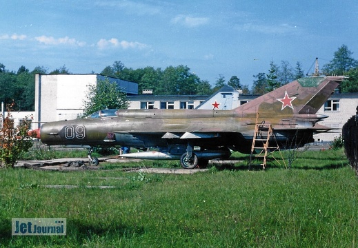 09 weiss, MiG-21bis