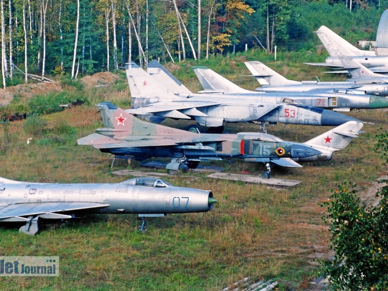 Savasleika, Übersicht (3231 Besuche) Aufnahmedatum ca. 2001-2002,
Übersicht über einen Teil der ausgestellten Flugzeuge, von unten li... Savasleika, Übersicht