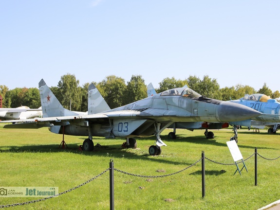 03 blau, MiG-29