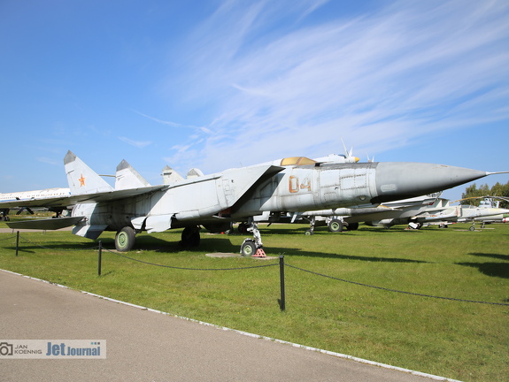 04 rot, MiG-25PD