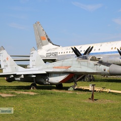51 blau, MiG-29 (9-13) (3416 visitas) 51 blau, MiG-29 (9-13)