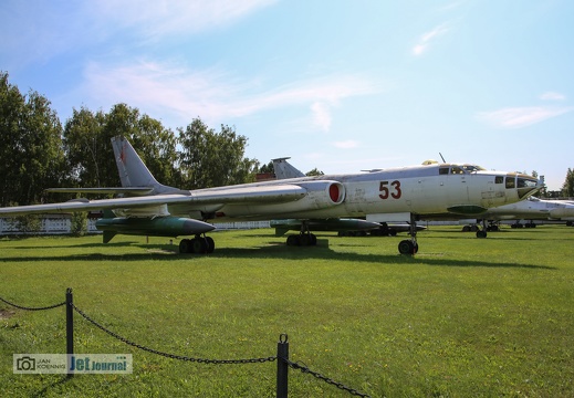 53 rot, Tu-16K-26, ex. 53 blau