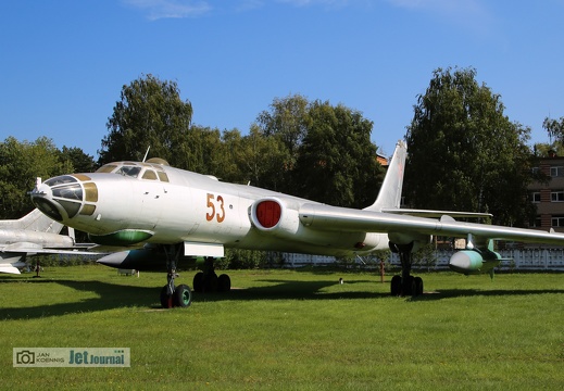 53 rot, Tu-16K-26, ex. 53 blau