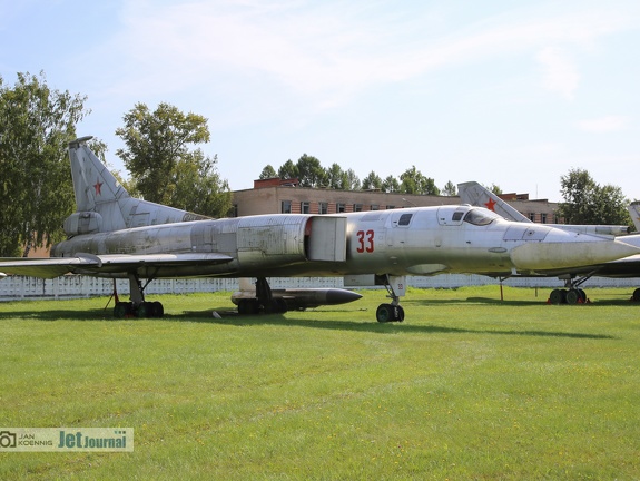 33 rot, Tu-22M0 (2421 Besuche) 33 rot, Tu-22M0