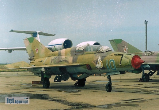 10 blau, MiG-21UM