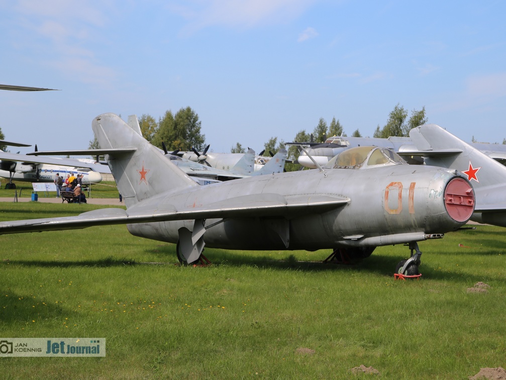 01 rot, MiG-17F (3392 visingar) 01 rot, MiG-17F