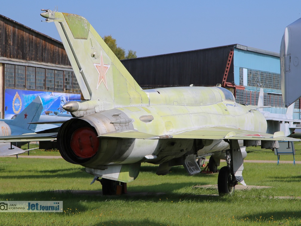 48 blau, MiG-21bis