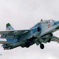 11 rot, Su-25UTG, WMF Rossii (2139 odwiedzin) Analogfoto, ca. 2003. Aufnahmeort (wahrscheinlich) Severomorsk 3. Die Bilderserie der Russischen Mar... 11 rot, Su-25UTG, WMF Rossii