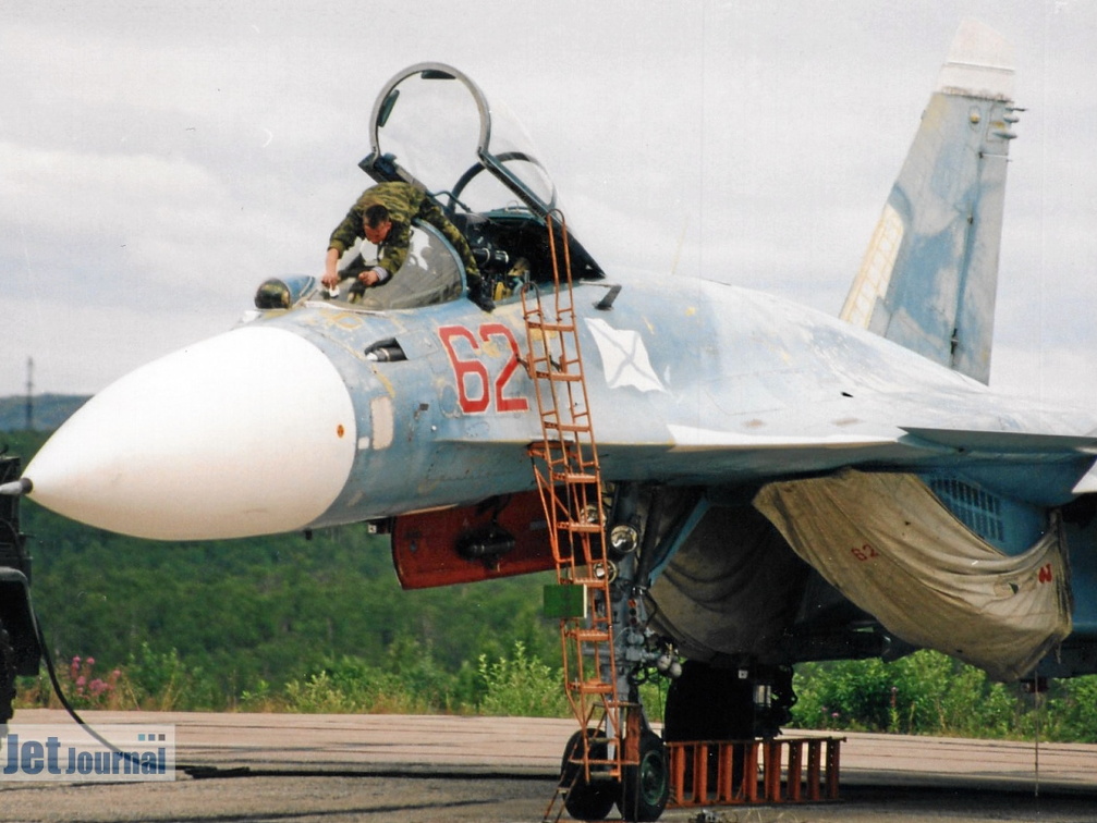 62 rot, Su-33, WMF Rossii (1625 відвідувань) Analogfoto, ca. 2003. Aufnahmeort (wahrscheinlich) Severomorsk 3. Die Bilderserie der Russischen Mar... 62 rot, Su-33, WMF Rossii