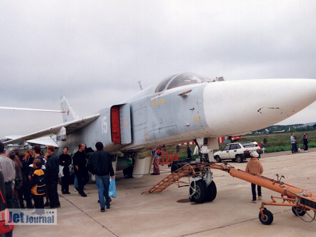 15 weiss, Su-24, LII Gromow (2458 visites) 15 weiss, Su-24, LII Gromow