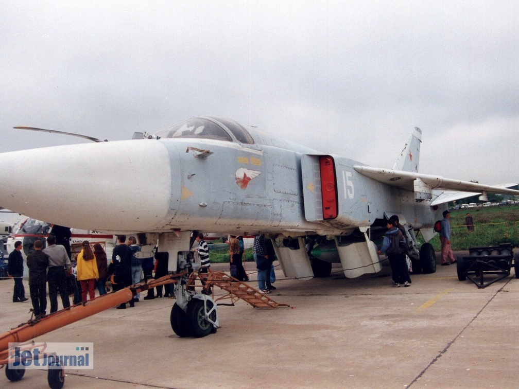 15 weiss, Su-24, LII Gromow (2422 visites) 15 weiss, Su-24, LII Gromow