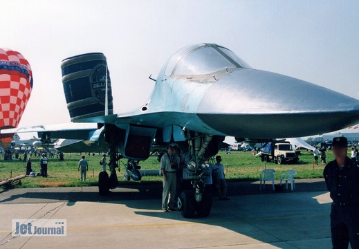 45 weiss umrandet, Su-34 