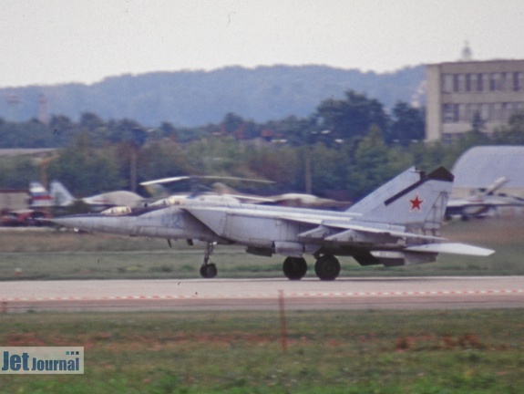 02 blau, MiG-25PU, LII Gromow