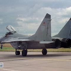 29+12, MiG-29, Deutsche Luftwaffe (2332 Besuche) Analogfoto 1997 auf dem Flugplatz Finow 29+12, MiG-29, Deutsche Luftwaffe