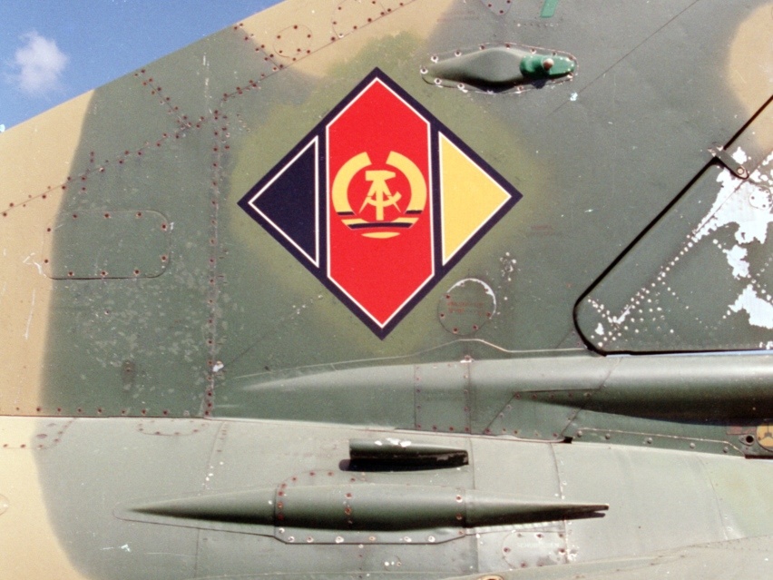560 rot, MiG-21M, LSK der NVA (2221 відвідувань) Analogfoto 1998, Dermsdorf/Kölleda 560 rot, MiG-21M, LSK der NVA