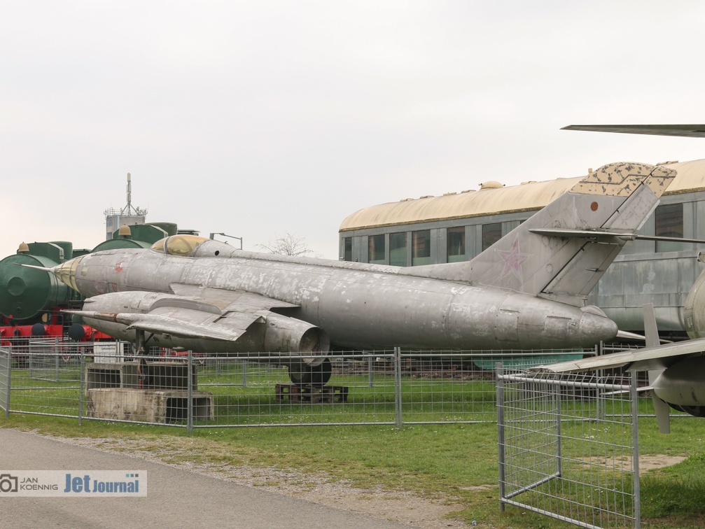35 rot, Jak-27R (2115 Besuche) Ex. Sockelflugzeug GSSD in Werneuchen als rote 35, Serial 0214. 35 rot, Jak-27R