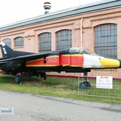 705 rot ex. NVA, 20-49 ex. BW, false 9825, MiG-23BN (просмотров: 2705) 705 rot ex. NVA, 20-49 ex. BW, false 9825, MiG-23BN