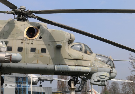 442 schwarz, Mi-24P, ex. LSK NVA, Bugansicht