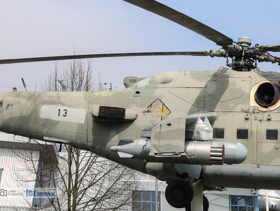 442 schwarz, Mi-24P, ex. LSK NVA (просмотров: 2481) 442 schwarz, Mi-24P, ex. LSK NVA