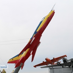 798 fake, ex. 704 rot LSK/NVA, Su-22M4 (2247 visitas) 798 fake, ex. 704 rot LSK/NVA, Su-22M4