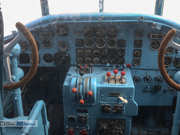 D-2527 fake, D-CIAL, CASA-352L / Ju-52, Cockpit (2256 visitas) D-2527 fake, D-CIAL, CASA-352L / Ju-52, Cockpit