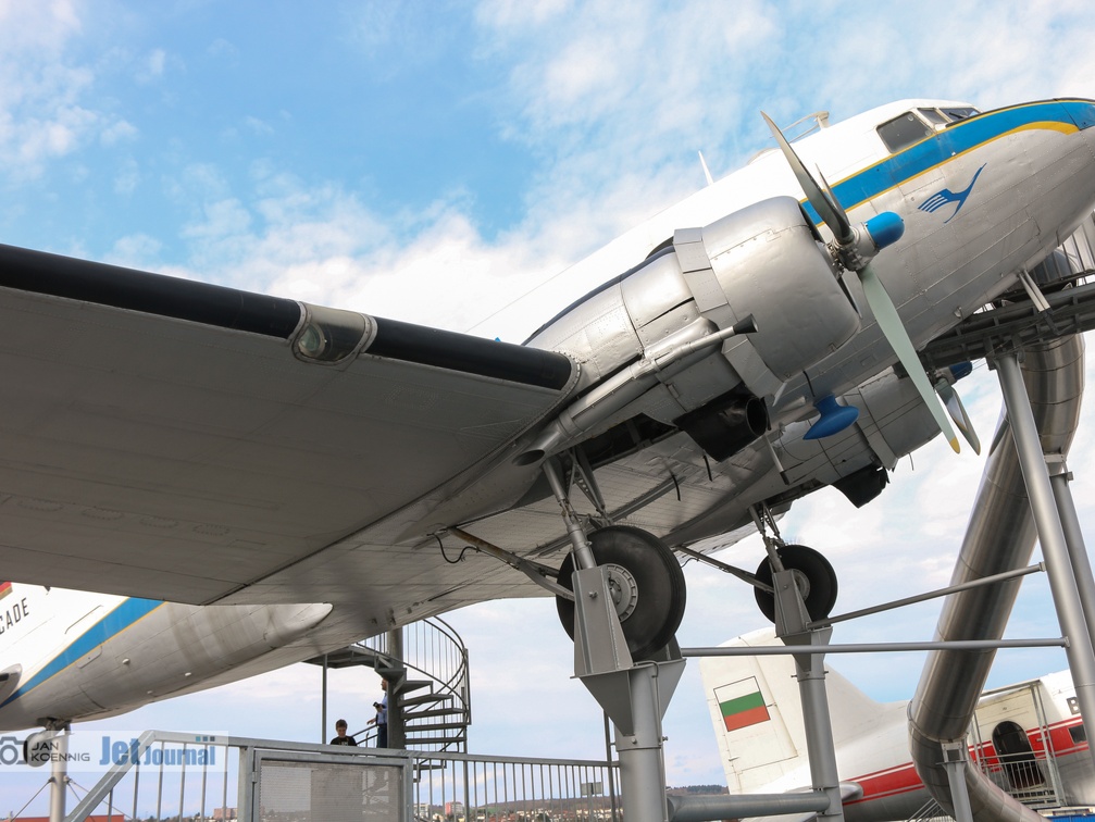 D-CADE, Douglas DC-3A (1920 visitas) D-CADE, Douglas DC-3A