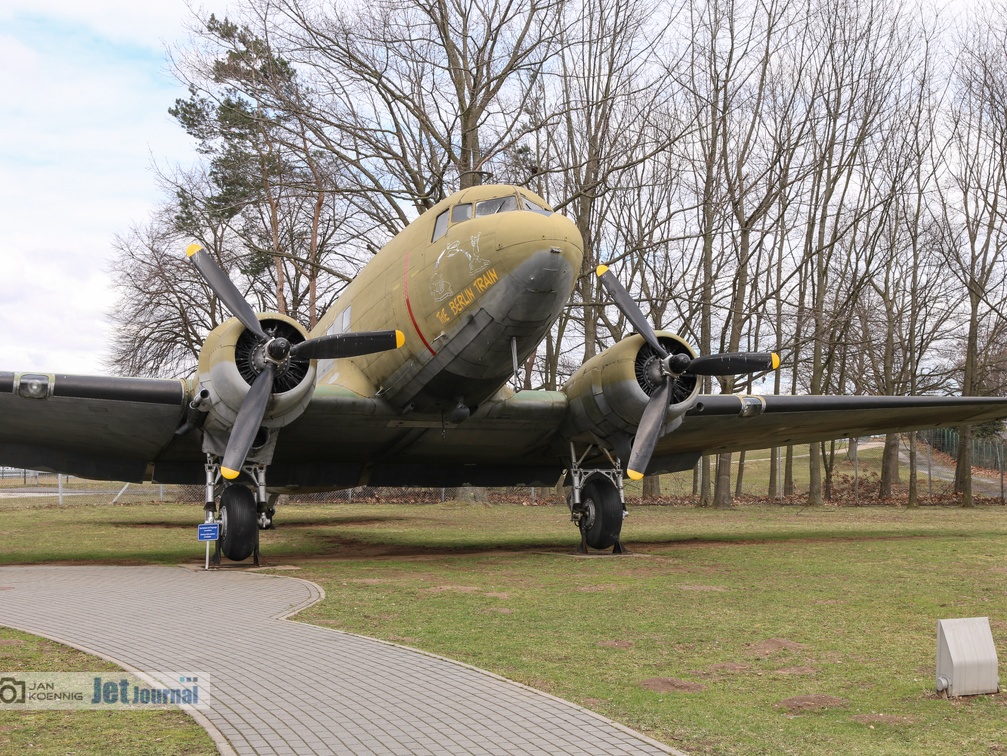 349081, C-47D Skytrain (1512 Besuche) 349081, C-47D Skytrain