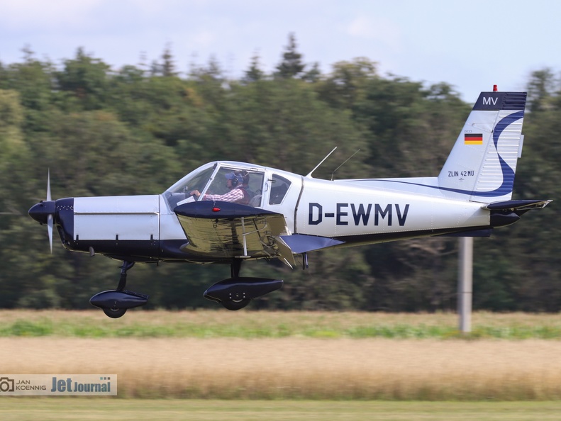 D-EWMV, Zlin Z-42MU