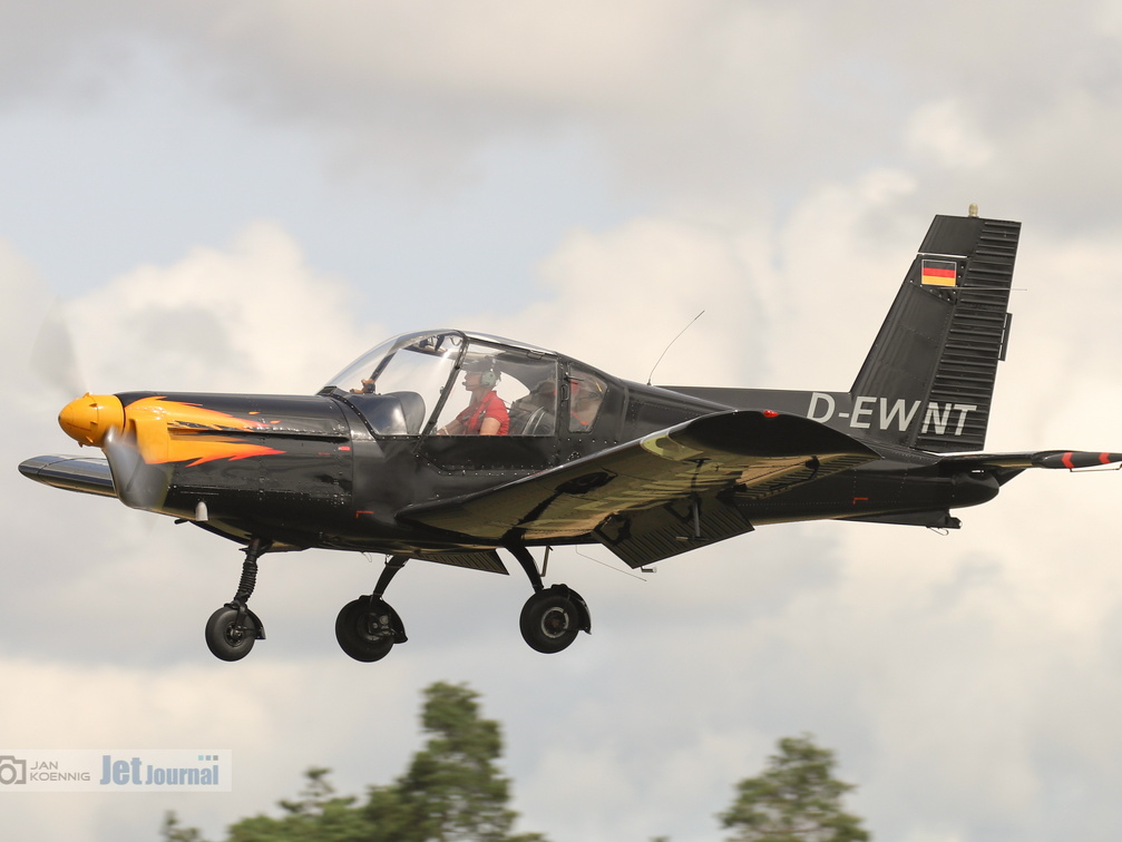 D-EWNT, Z-42M (1668 відвідувань) D-EWNT, Z-42M