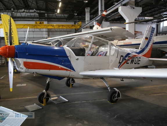 D-EWOE, Zlin Z-42M