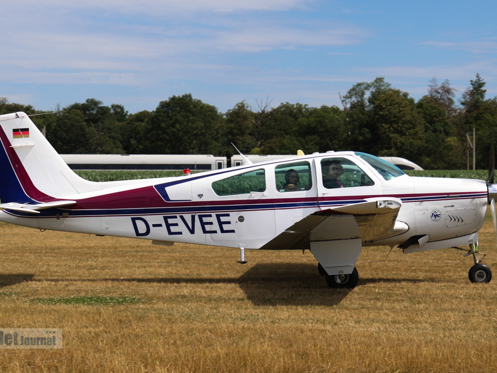 D-EVEE, Beech F-33A (1307 visingar) D-EVEE, Beech F-33A