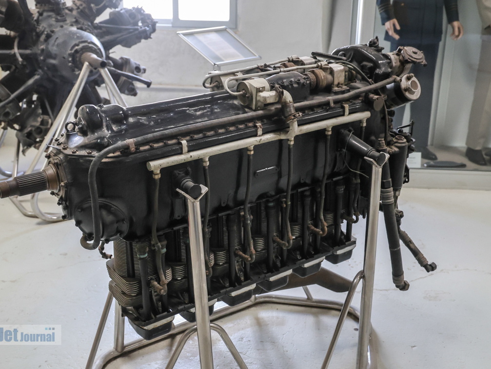 de Havilland Gipsy Queen 30