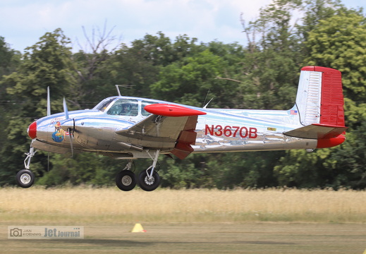 N3670B, Beechcraft E50 Twin Bonanza