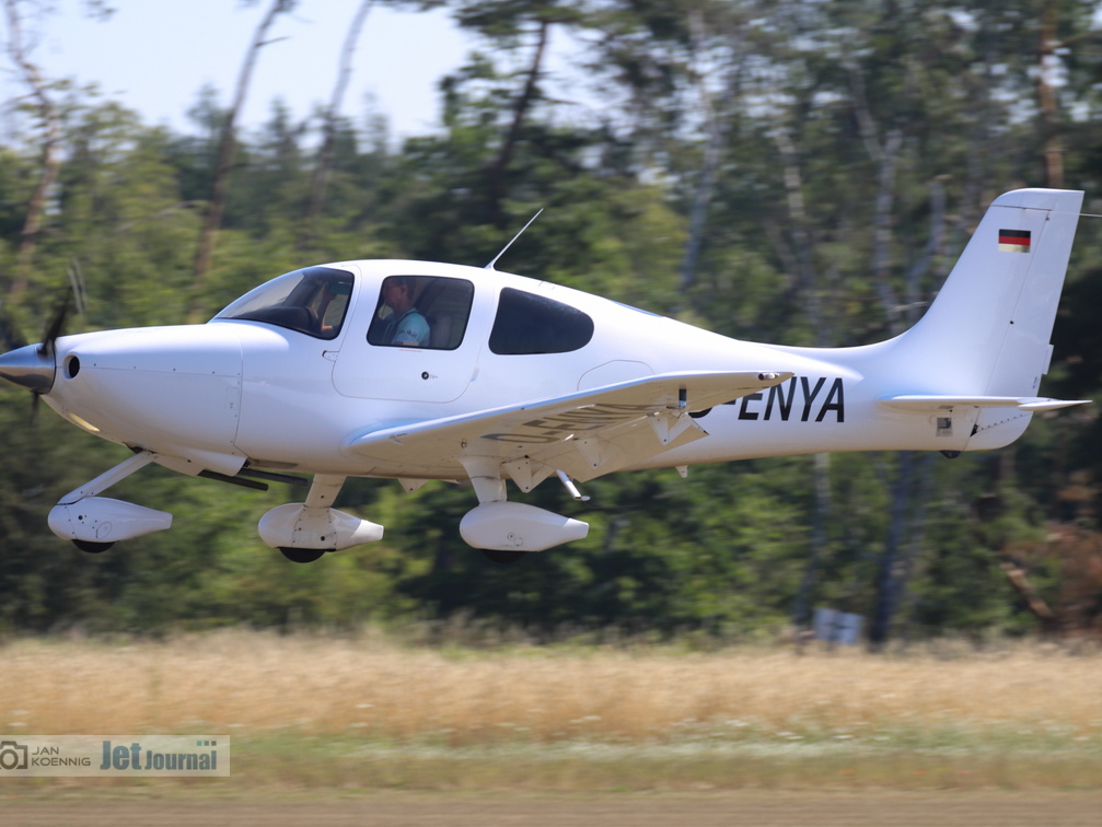 D-ENYA, Cirrus SR-20 G2 GTS (623 visingar) D-ENYA, Cirrus SR-20 G2 GTS