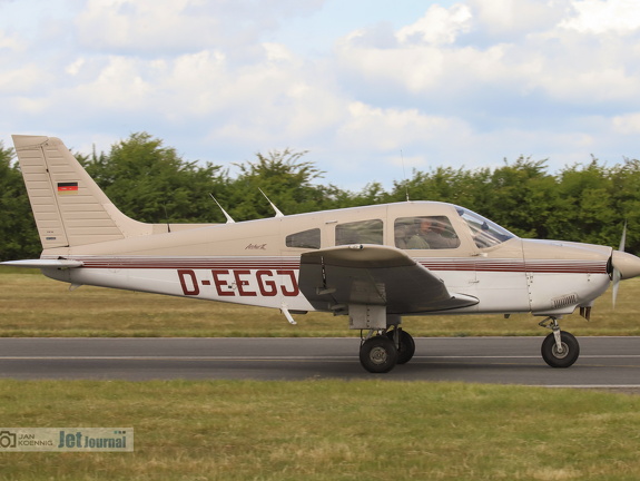 D-EEGJ, Piper PA-28-181