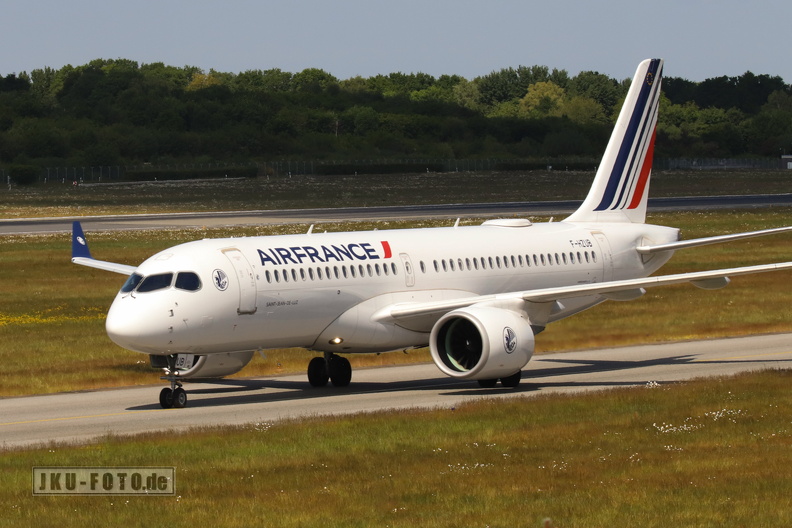 a220-300-f-hzub-ham2025-2-12c.jpg