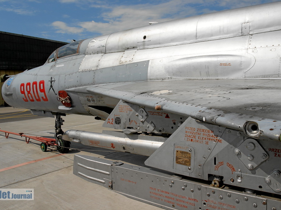 9809 MiG-21bis Malbork (820 відвідувань) 9809 MiG-21bis Malbork