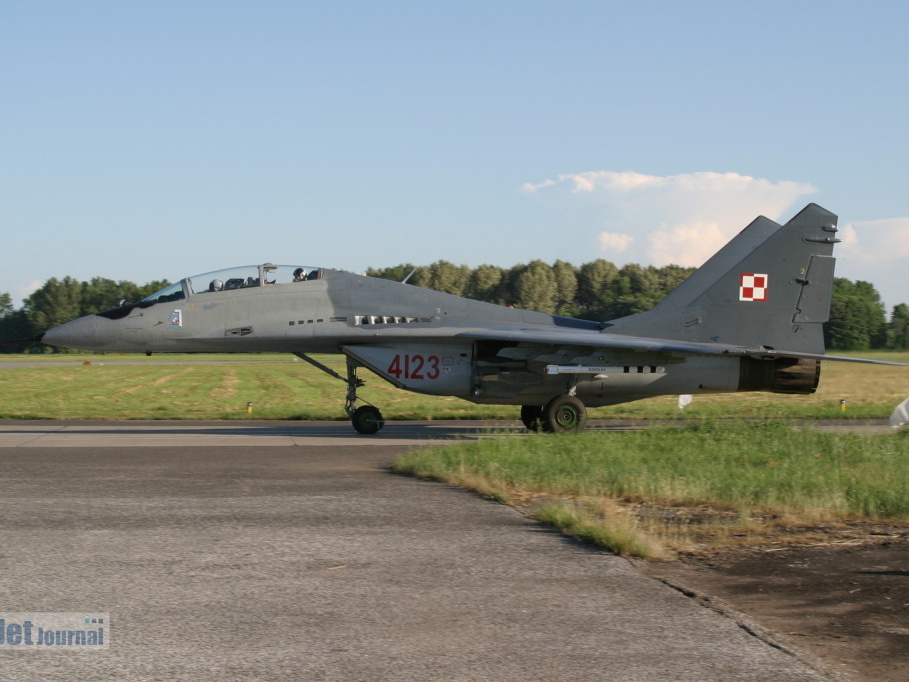 4123 MiG-29GT 41elt ex 29+25 ex 185 (794 odwiedzin) 4123 MiG-29GT 41elt ex 29+25 ex 185