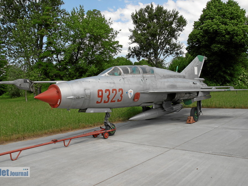 9323 MiG-21UM Malbork (920 visits) 9323 MiG-21UM Malbork