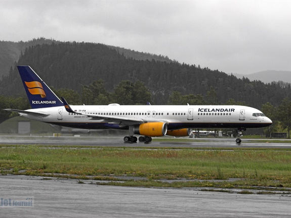 TF-FIA B757-256 Icelandair TRD (2253 visite) TF-FIA B757-256 Icelandair TRD