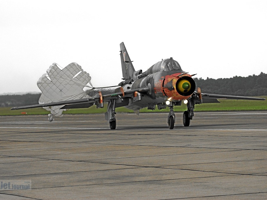8818 Su-22M-4 8elt (3447 visites) 8818 Su-22M-4 8elt