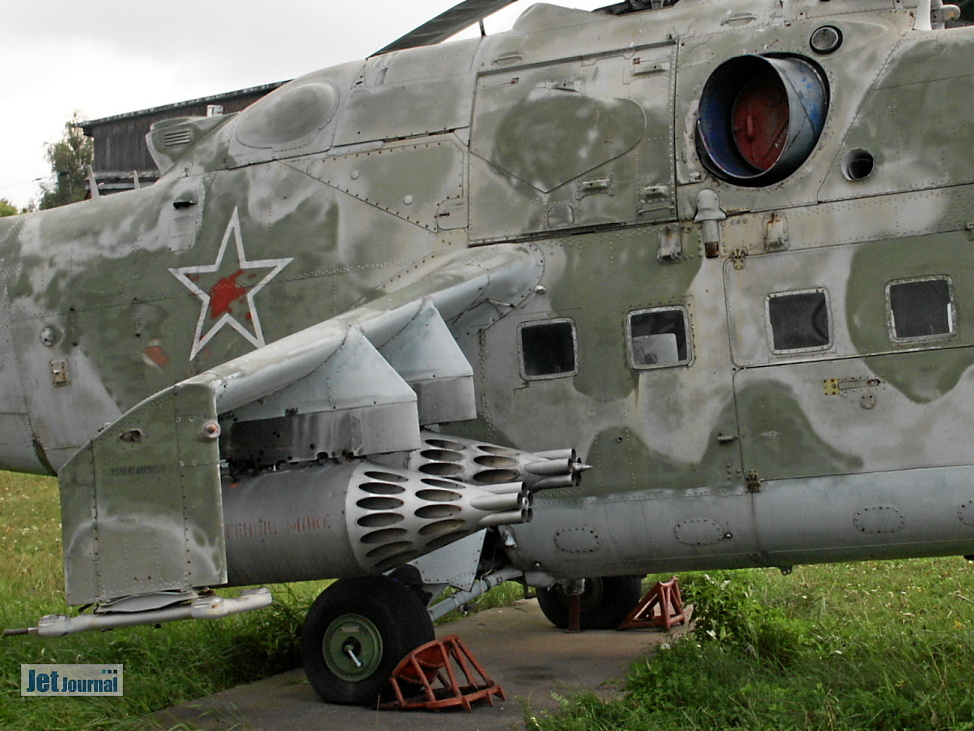 Mil Mi-24W, 44 weiss / 54 blau (3270 visingar) Seitenansicht mit Bewaffnungsvariante Mil Mi-24W, 44 weiss / 54 blau