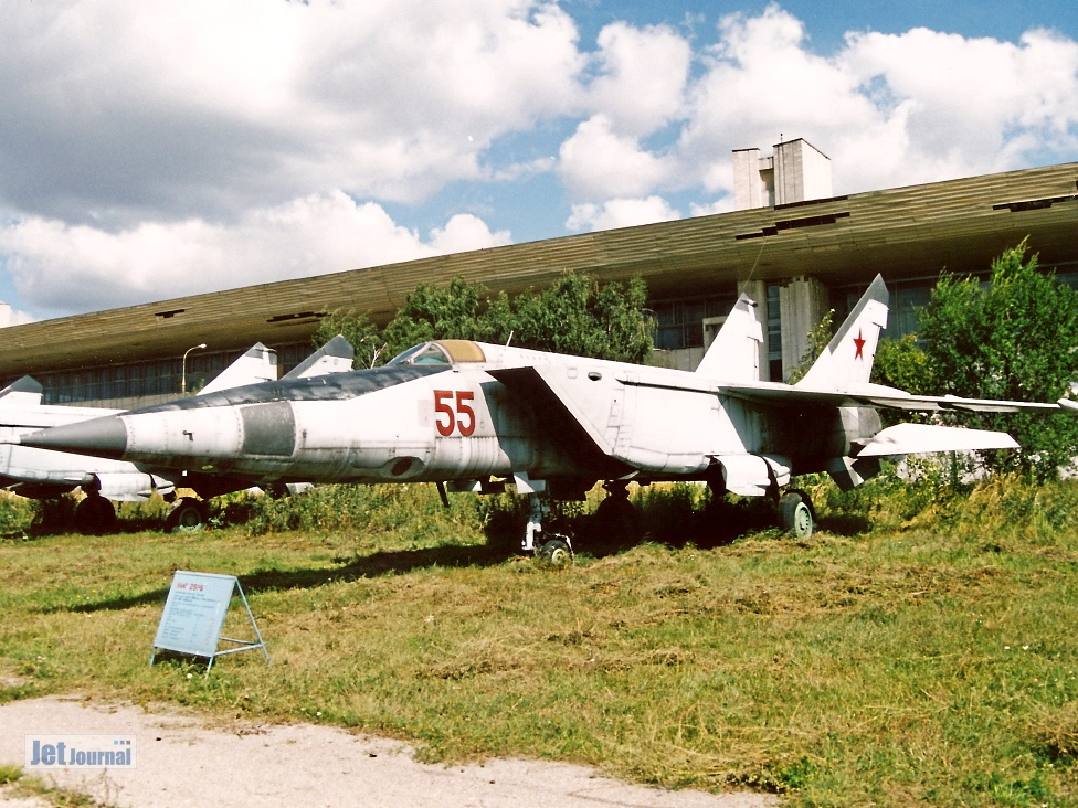 MiG-25RB, 55 rot (просмотров: 3010) Aufnahmedatum 2001 MiG-25RB, 55 rot