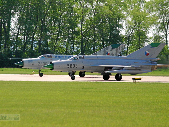 2500 5603 MiG-21MFN (2307 návštěv) Open Day Caslav 2005 2500 5603 MiG-21MFN