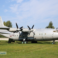 04 rot, Antonow An-12BP (2597 visitas) 04 rot, Antonow An-12BP