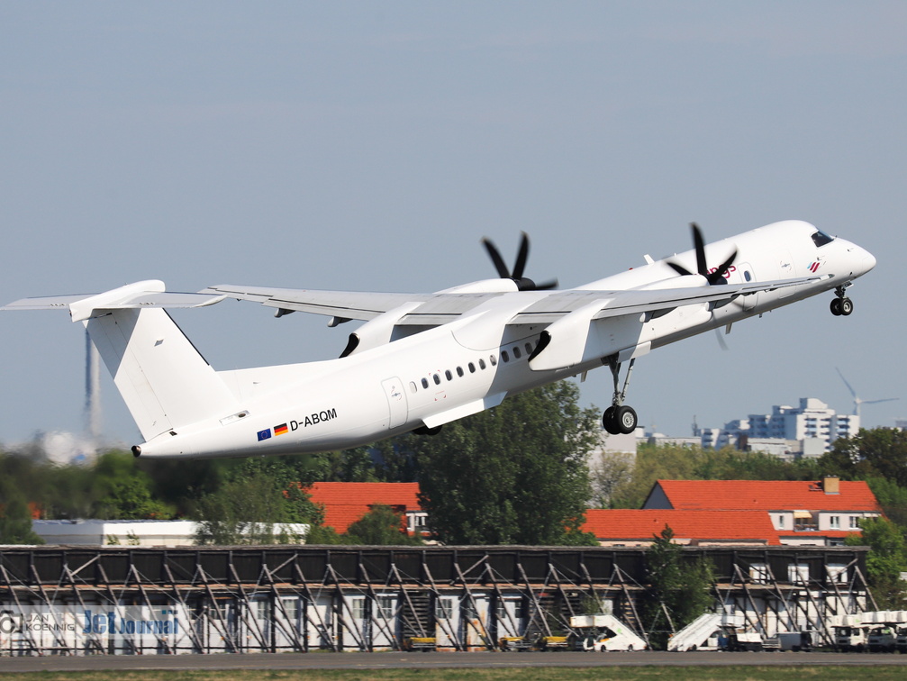 D-ABQM, De Havilland Canada Dash 8-400, LGW (2242 Besuche) D-ABQM, De Havilland Canada Dash 8-400, LGW