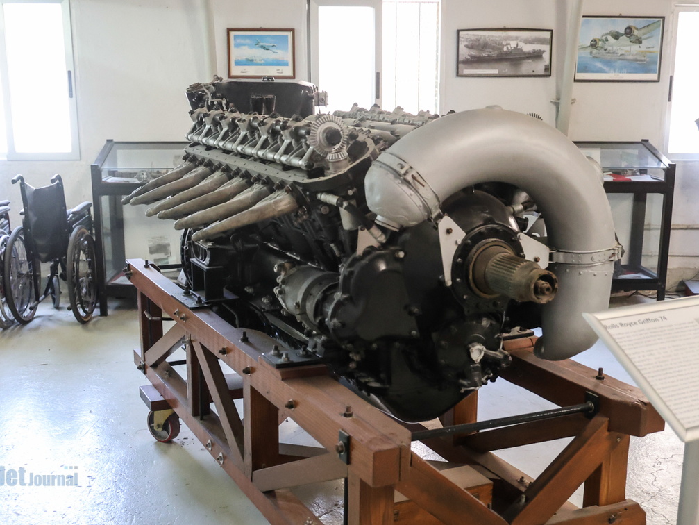 Rolls Royce Griffon 74 (742 visingar) Rolls Royce Griffon 74